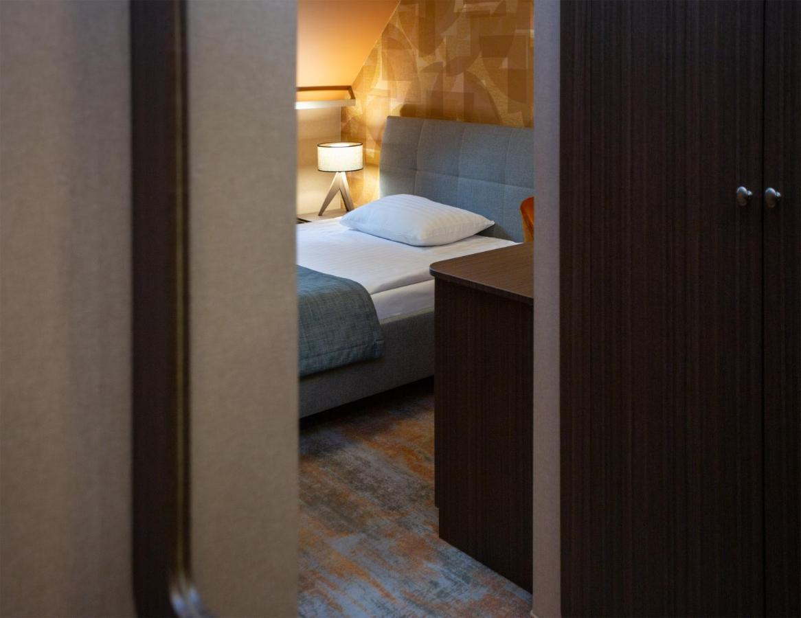 Hotel Styl 70 بيشتنا المظهر الخارجي الصورة