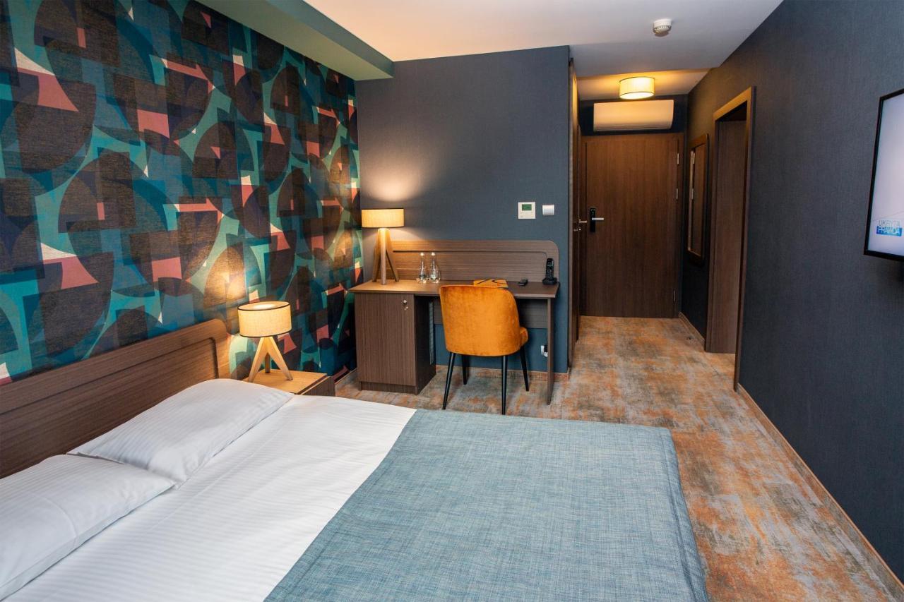 Hotel Styl 70 بيشتنا المظهر الخارجي الصورة